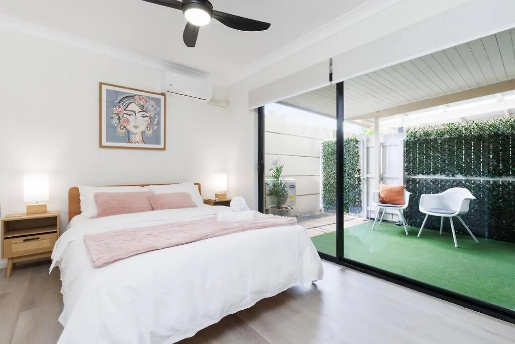 Spacious 2 Bed/2 Bath Garden Apartment Aircon Brisbane Australien